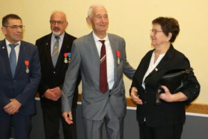 Remise de l’insigne de la Légion d’Honneur à Jacques Clavier