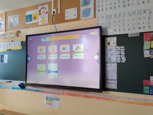 NOUVEAUX ÉCRANS NUMÉRIQUES POUR LES ÉCOLIERS …